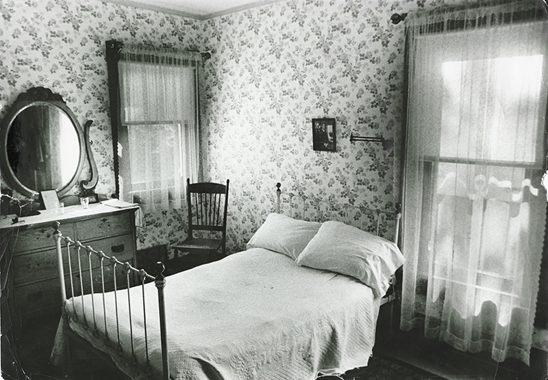 Dunbar's bedroom