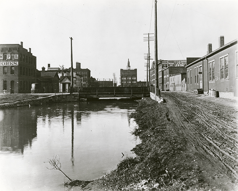 Miami-Erie Canal bridge at Second Street, Dayton (1911)