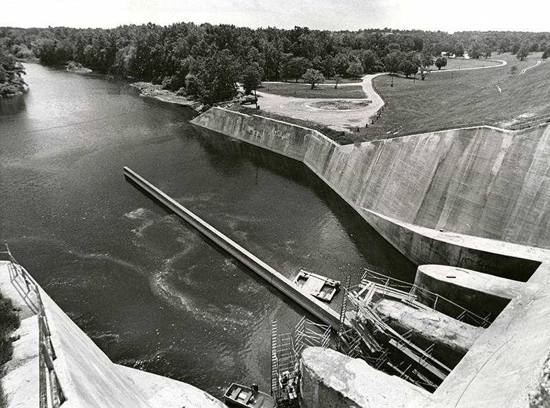 Taylorsville dam (1977)