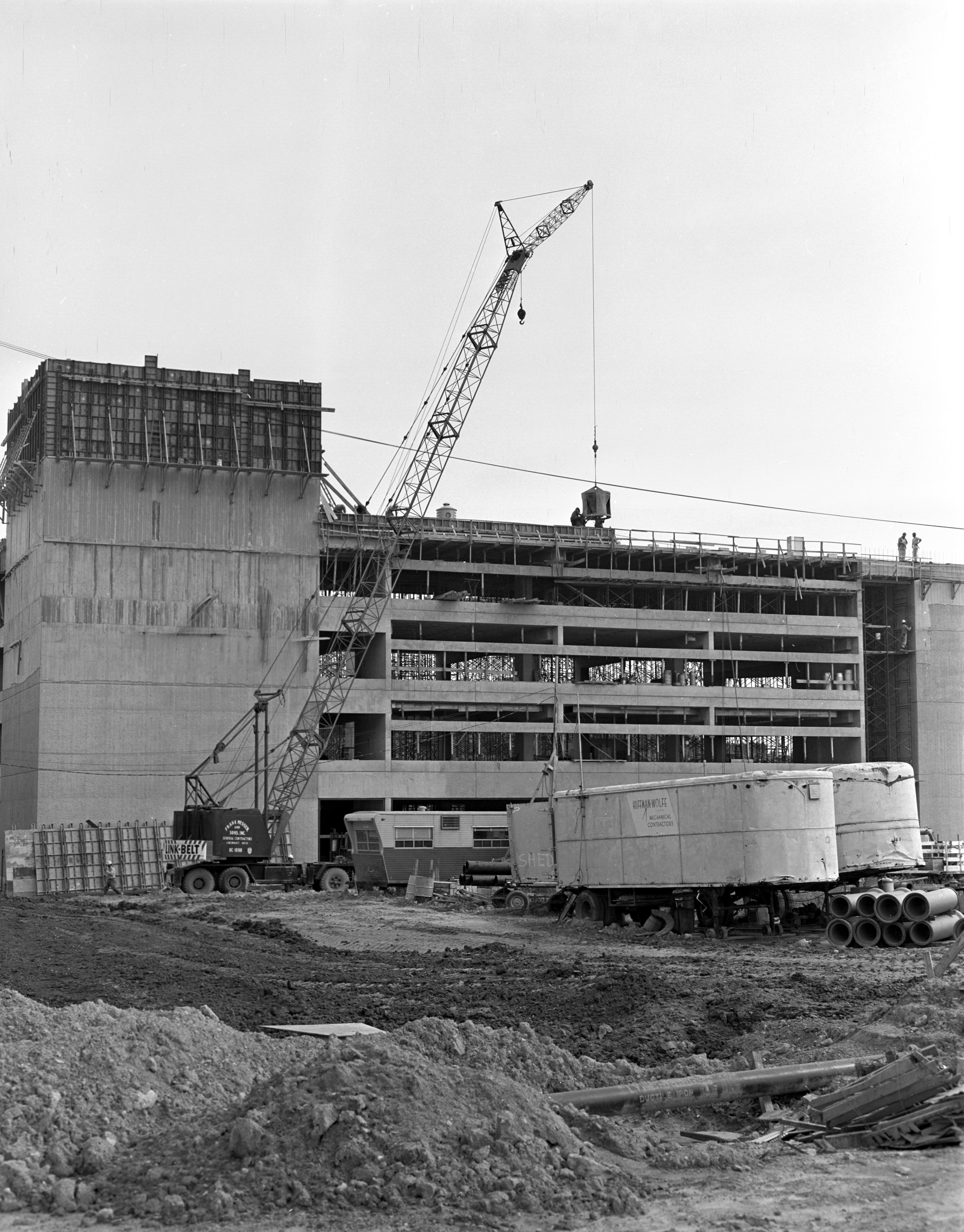University Library Construction, 1972 (7210-03-7 10)