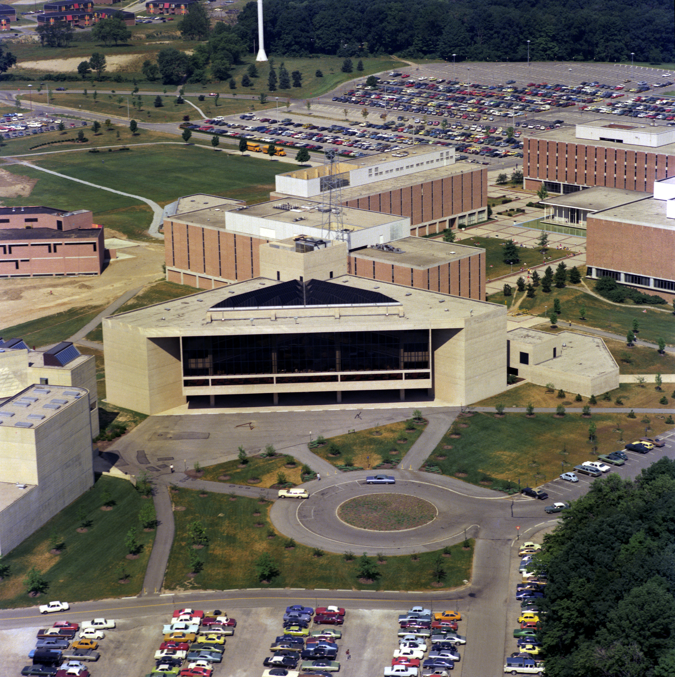 University Library aerial, 1975 (7507-10-7 6)