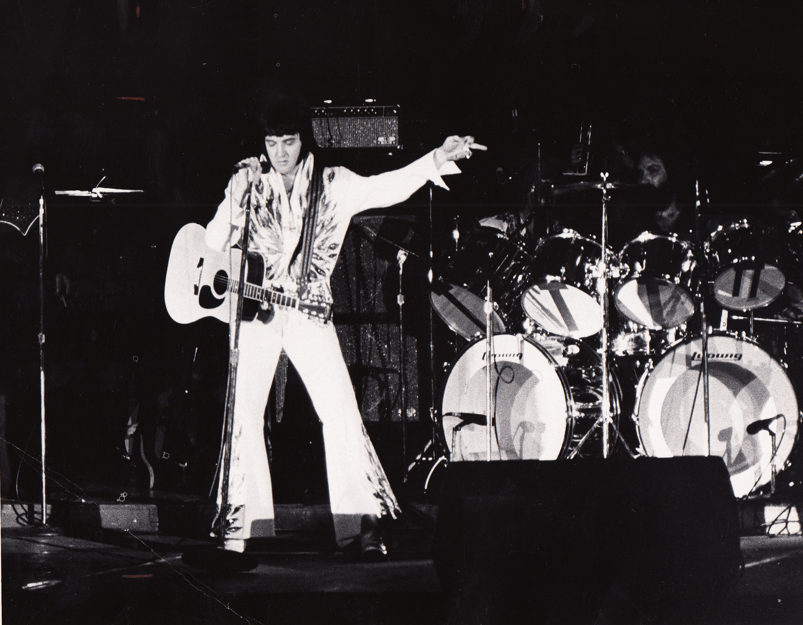 Elvis performs at the UD Arena for the last time, 10/26/1976, Photo by Nelson