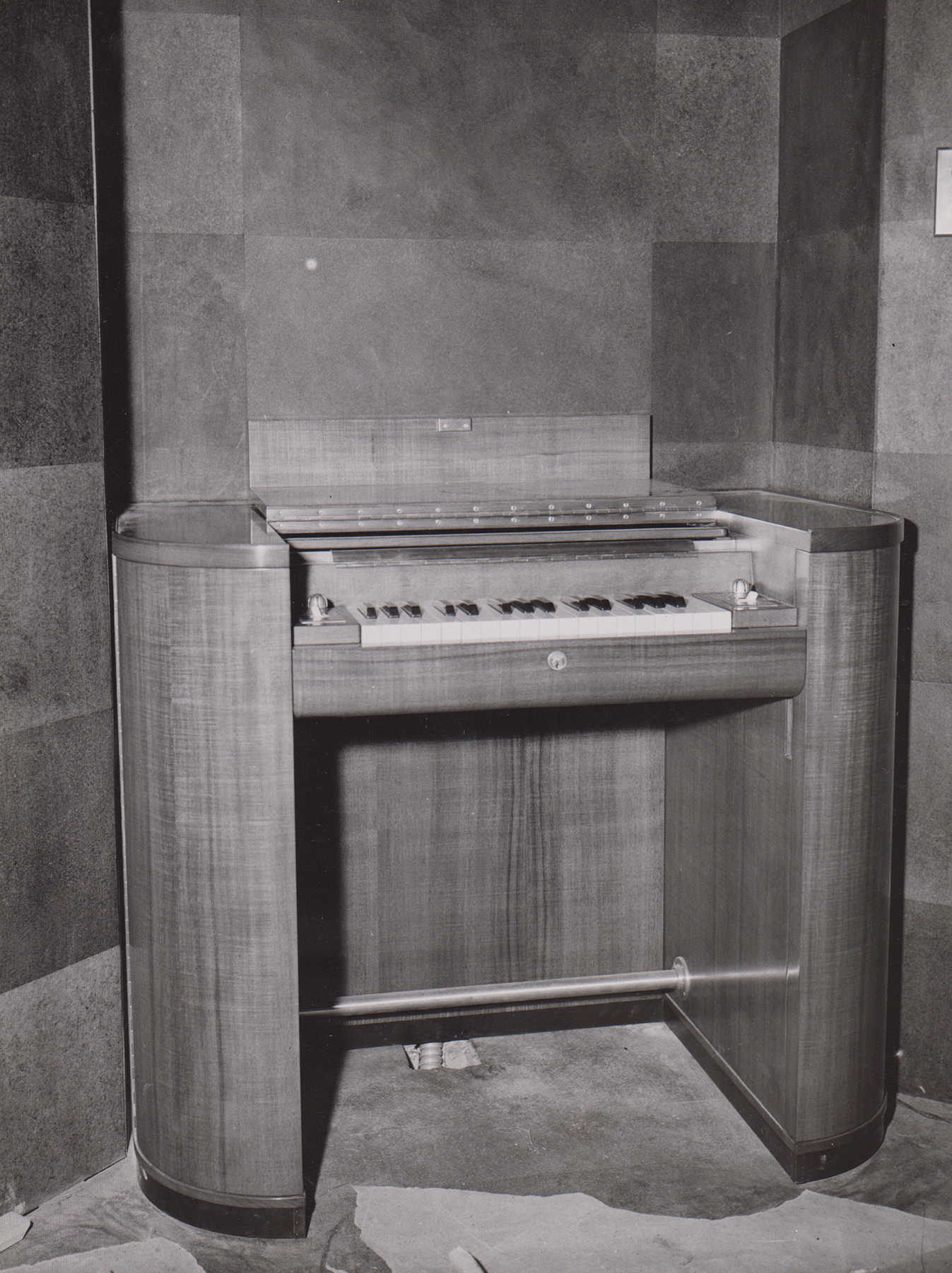 Deeds Carillon, 1941