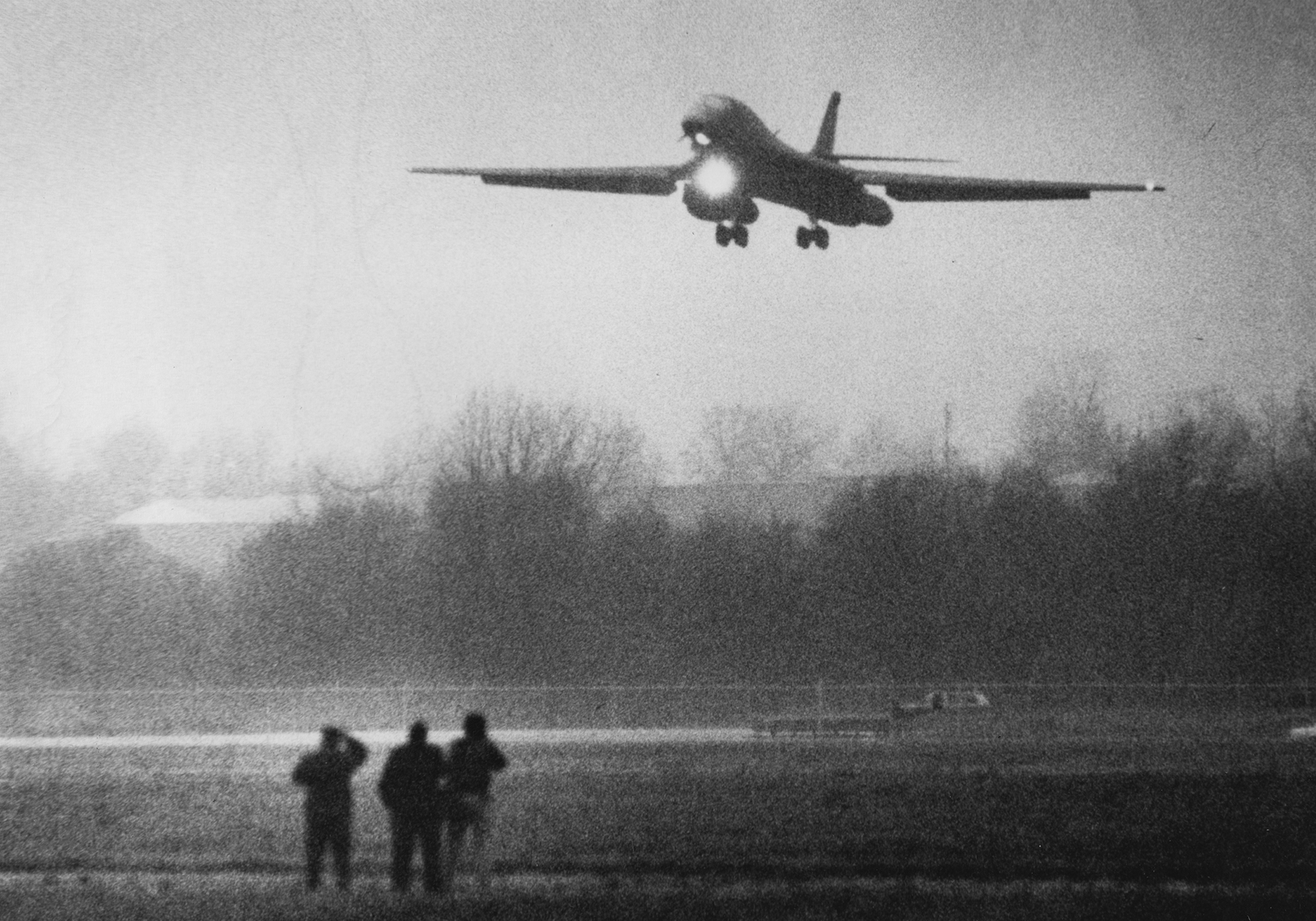 B-1A Bomber arrives in Dayton for the Air Force Museum, Dec. 16, 1986