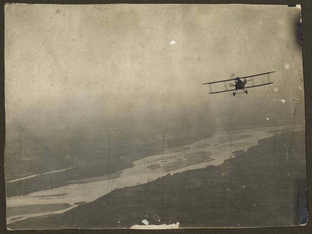 Überlandflug über dem Lech (Cross country flight over the Lech River), 1918 (photo # ms274_1_05_02)