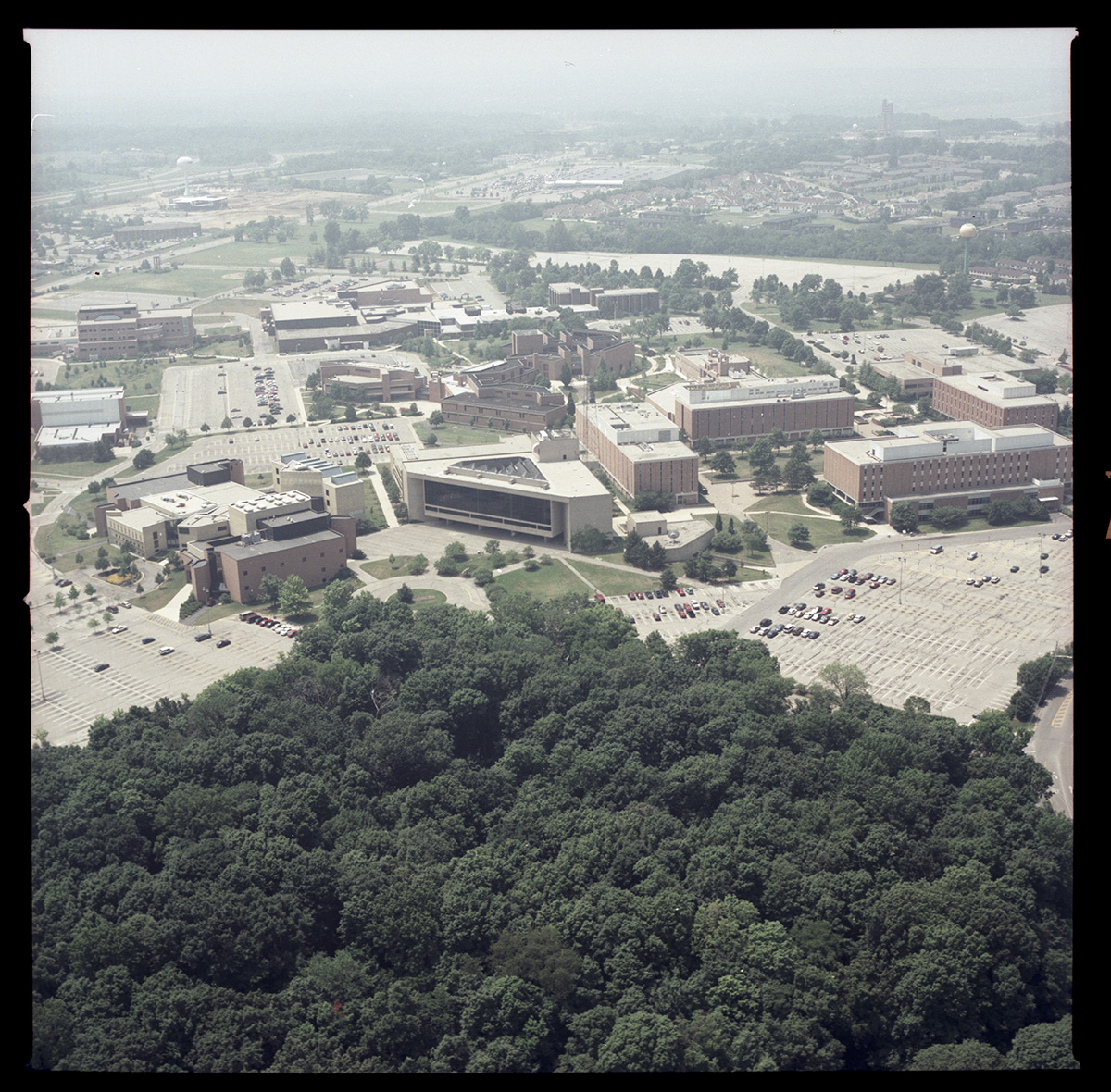 Aerial view of WSU, 1997 (UA_9707_26_16_41)